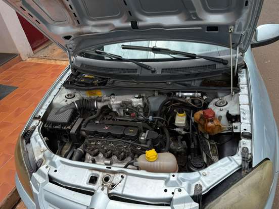 HYUNDAI-I30-2.0 MPFI GLS 16V GASOLINA 4P AUTOMÁTICO HYUNDAI-I30-2011