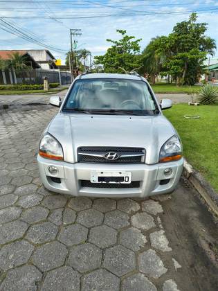 HYUNDAI TUCSON 2.0 MPFI GLS 16V 143CV 2WD GASOLINA 4P AUTOMÁTICO