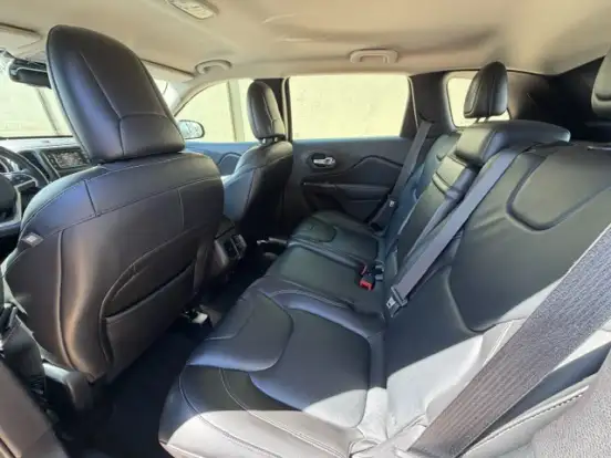 JEEP-CHEROKEE-3.2 LONGITUDE 4X4 V6 24V GASOLINA 4P AUTOMÁTICO JEEP-CHEROKEE-2015