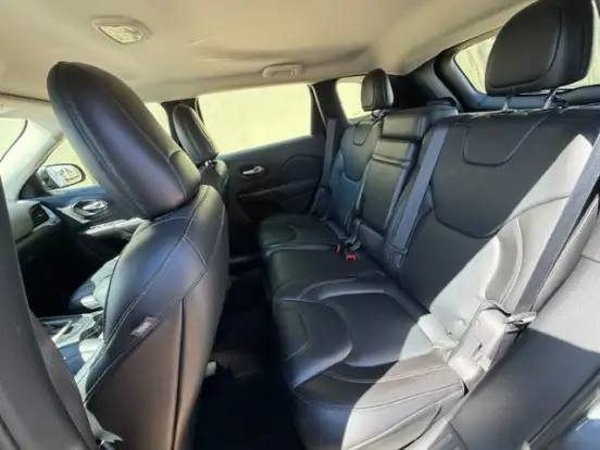 JEEP-CHEROKEE-3.2 LONGITUDE 4X4 V6 24V GASOLINA 4P AUTOMÁTICO JEEP-CHEROKEE-2015