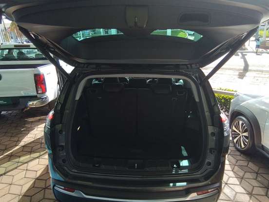 JEEP-COMMANDER-2025
