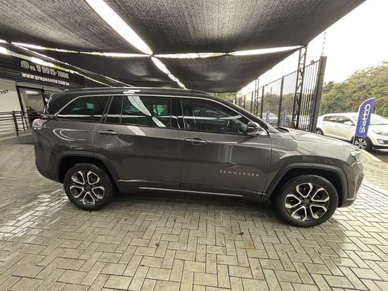 JEEP-COMMANDER-2022