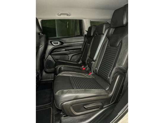 JEEP-COMMANDER-2023