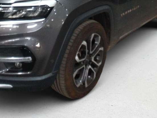 JEEP-COMMANDER-2023