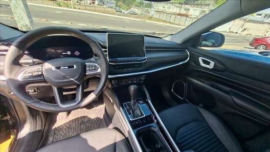 JEEP-COMMANDER-2025