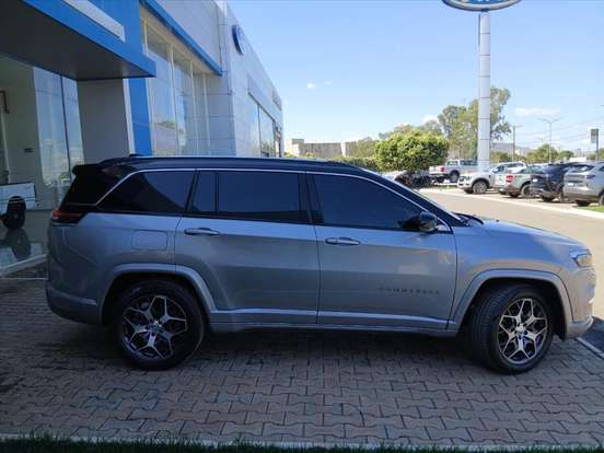 JEEP-COMMANDER-2024