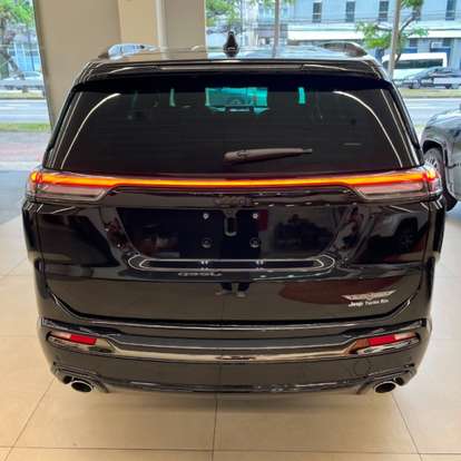 JEEP-COMMANDER-2.0 HURRICANE 4 TURBO FLEX BLACKHAWK AT9 JEEP-COMMANDER-2026
