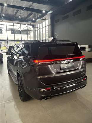 JEEP-COMMANDER-2025