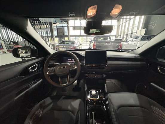 JEEP-COMMANDER-2.0 HURRICANE 4 TURBO GASOLINA BLACKHAWK AT9 JEEP-COMMANDER-2025