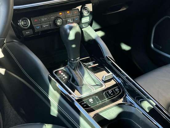 JEEP-COMMANDER-2024