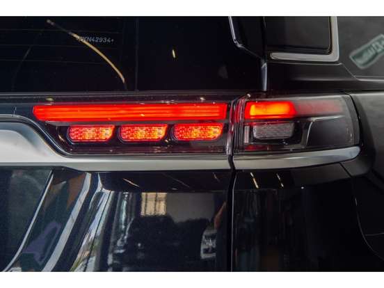JEEP-COMMANDER-2023