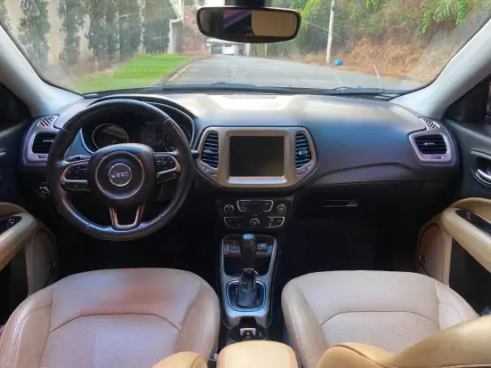 JEEP-COMPASS-2.0 16V FLEX LONGITUDE AUTOMÁTICO JEEP-COMPASS-2017