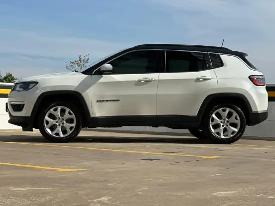 JEEP-COMPASS-2.0 16V FLEX LONGITUDE AUTOMÁTICO JEEP-COMPASS-2018