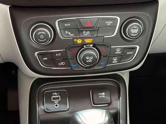 JEEP-COMPASS-2.0 16V FLEX LONGITUDE AUTOMÁTICO JEEP-COMPASS-2020