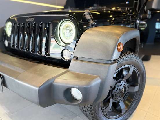 JEEP-WRANGLER-3.6 UNLIMITED SPORT 4X4 V6 GASOLINA 4P AUTOMÁTICO JEEP-WRANGLER-2014