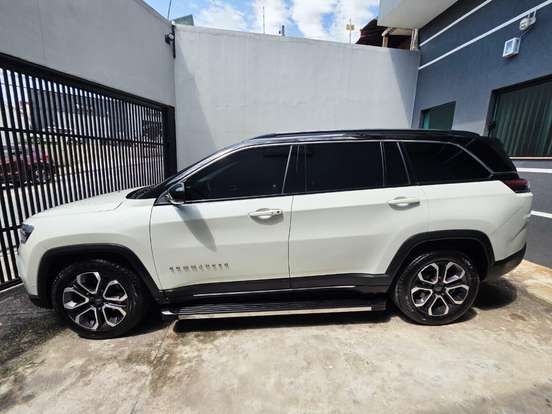 JEEP-COMMANDER-2023