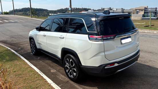 JEEP-COMMANDER-2023