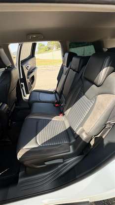 JEEP-COMMANDER-2023