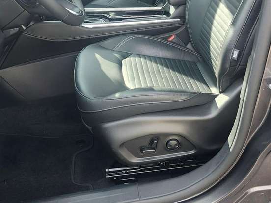JEEP-COMMANDER-1.3 T270 TURBO FLEX LONGITUDE AT6 JEEP-COMMANDER-2025