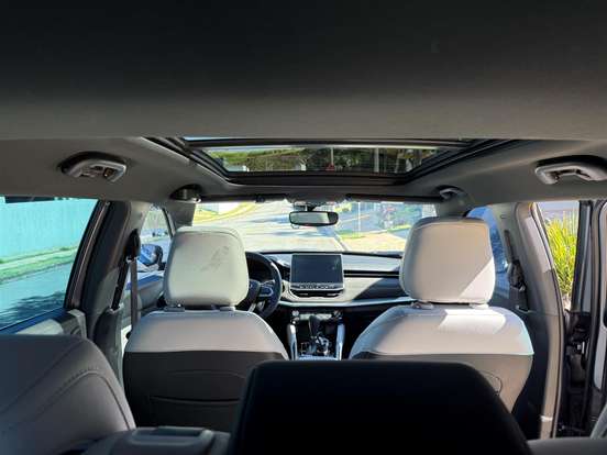 JEEP-COMMANDER-2023