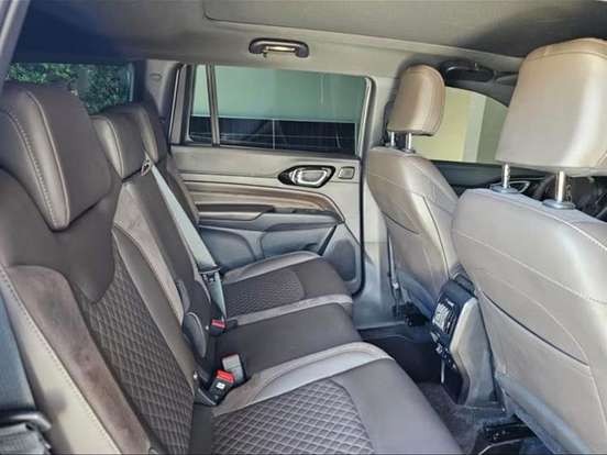 JEEP-COMMANDER-2.0 HURRICANE 4 TURBO GASOLINA OVERLAND AT9 JEEP-COMMANDER-2024