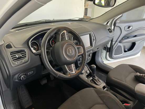JEEP-COMPASS-2.0 16V DIESEL LONGITUDE 4X4 AUTOMÁTICO JEEP-COMPASS-2017