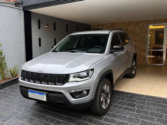 JEEP-COMPASS-2.0 16V DIESEL LONGITUDE 4X4 AUTOMÁTICO JEEP-COMPASS-2019