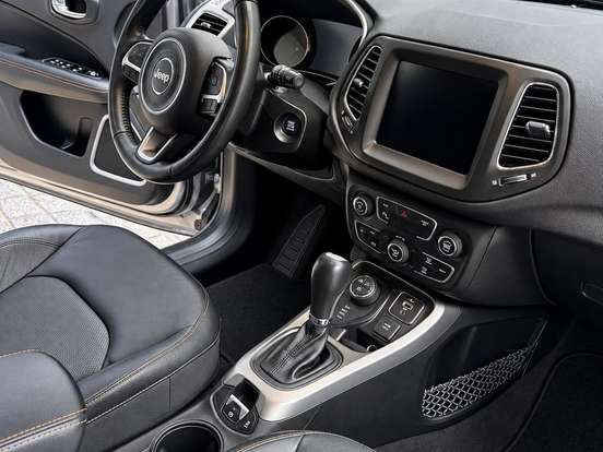 JEEP-COMPASS-2.0 16V DIESEL LONGITUDE 4X4 AUTOMÁTICO JEEP-COMPASS-2019