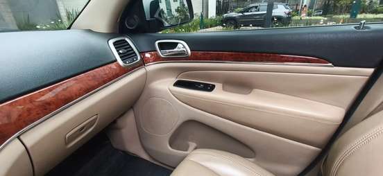 JEEP-GRAND CHEROKEE-2011