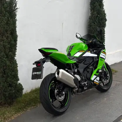KAWASAKI-NINJA ZX-4R-2025