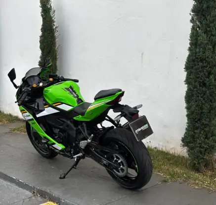 KAWASAKI-NINJA ZX-4R-2025