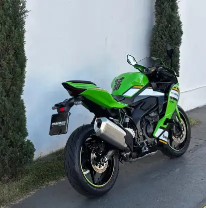 KAWASAKI-NINJA ZX-4RR-2025
