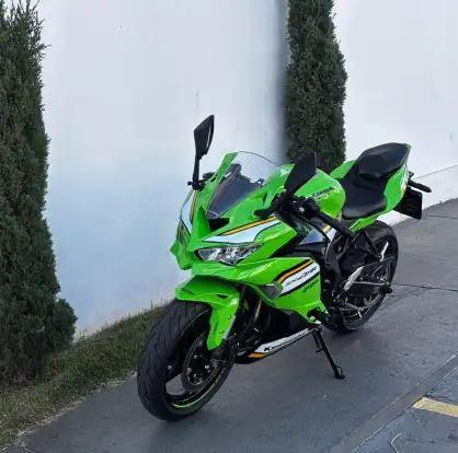 KAWASAKI-NINJA ZX-4RR-2025