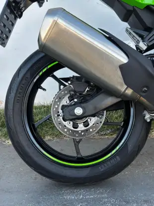 KAWASAKI-NINJA ZX-4RR-2025