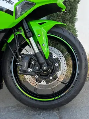 KAWASAKI-NINJA ZX-4RR-2025