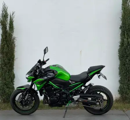 KAWASAKI-Z900-2022