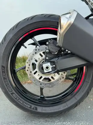 KAWASAKI-Z900-2023