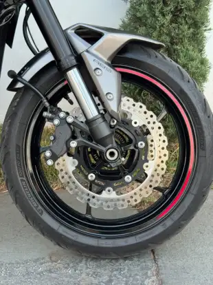 KAWASAKI-Z900-2023