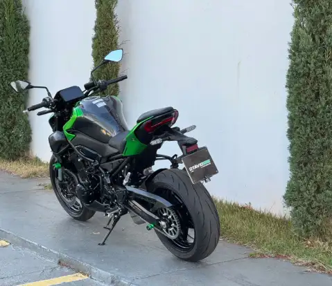 KAWASAKI-Z900 KAWASAKI-Z900-2025