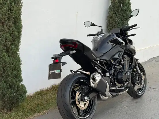 KAWASAKI-Z900 KAWASAKI-Z900-2026