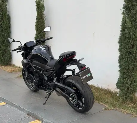 KAWASAKI-Z900-2026