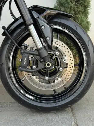 KAWASAKI-Z900-2026