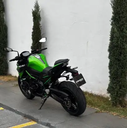 KAWASAKI-Z900-2022