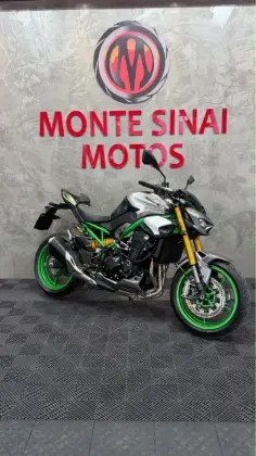 KAWASAKI Z900 