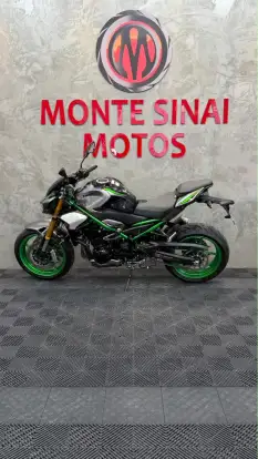 KAWASAKI-Z900-2026
