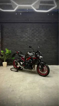 KAWASAKI Z900 