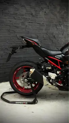 KAWASAKI-Z900-2021