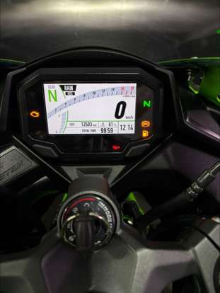 KAWASAKI-NINJA ZX-4RR-2025