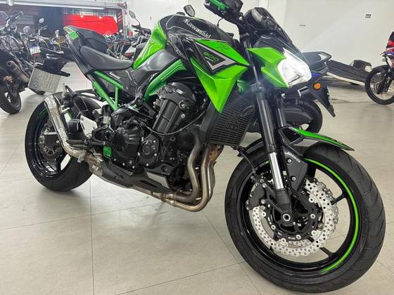 KAWASAKI Z900 