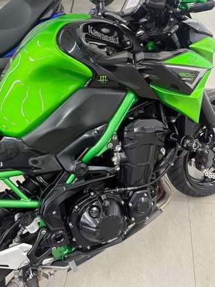 KAWASAKI-Z900-2022